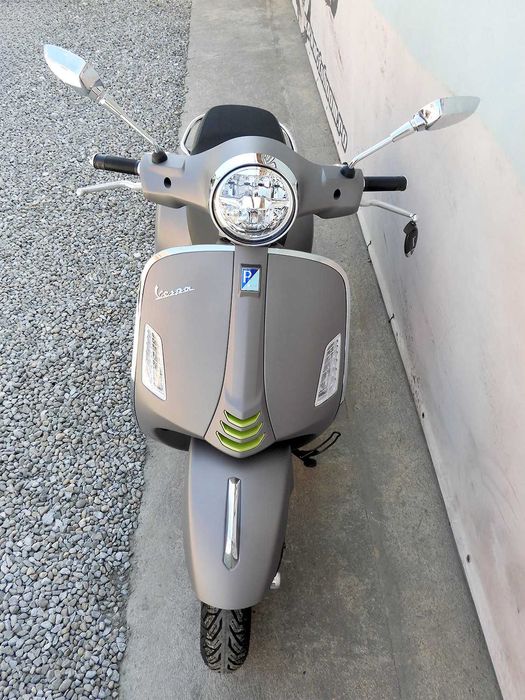 Scuter Vespa GTS 125 SuperTech 2025 | Rate | Leasing