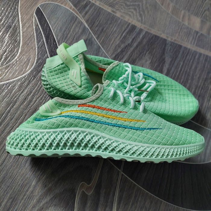 Продам кроссовки