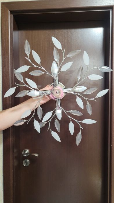 Лампа за таван бели и прозрачни листа от акрилен кристал,с 4бр. Крушки