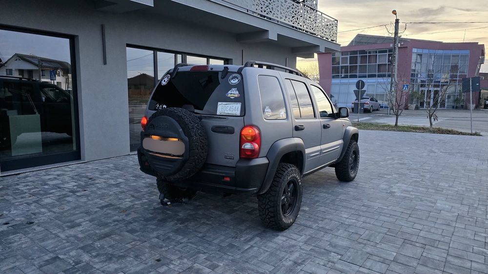 Vind Jeep Cherokee off-road