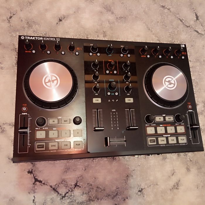 Consola Dj Traktor S4 Mk1 si Mk2 si S2 Mk2