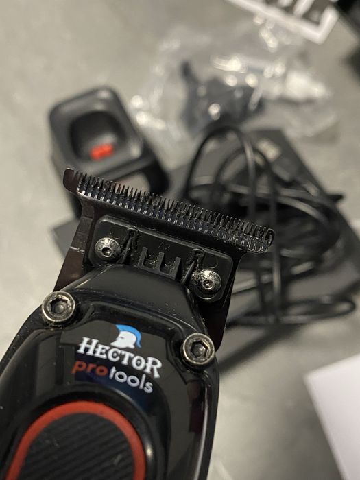 Vând Mașină de Contur Hector Hawk T Trimmer Negru