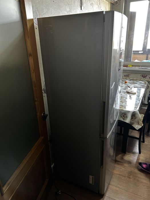 Холодильник Samsung