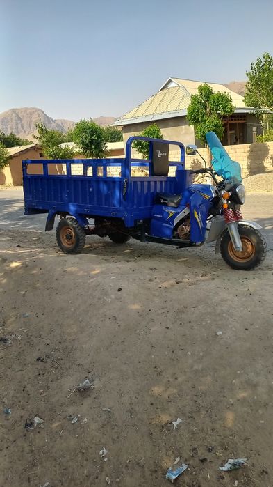 Motorol sotiladi. To‘liq ma'lumot tel. orqali