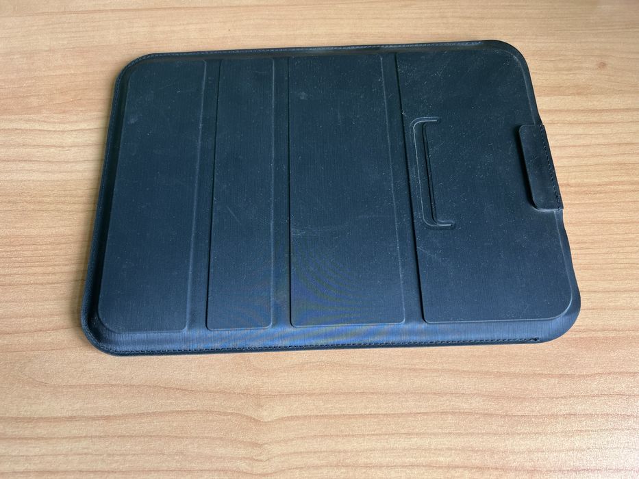 Таблет Samsung, калъф и сгъваема поставка с клавиатура