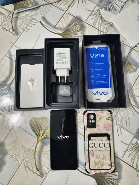 Продам Смартфон Vivo V21E