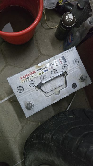 Продам аккумулятор на крузак