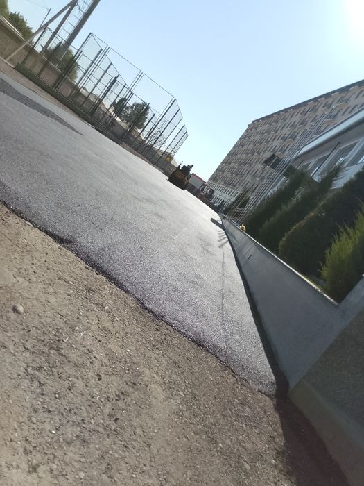 Asfalt yotqizish xizmati sifatli va kelishilgan xolda