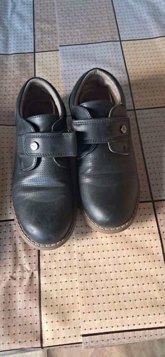 Продам туфли на мальчика