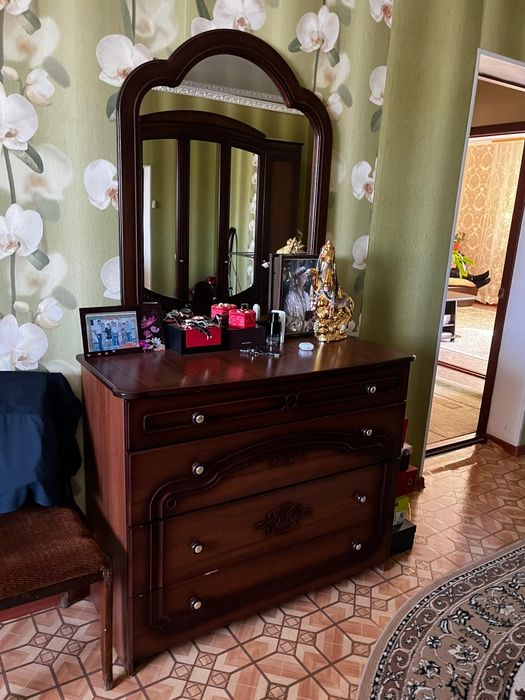 Спальный гарнитур