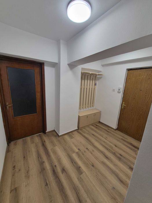 Inchiriez apartament decomandat 2 camere, centrala termica, Calea București