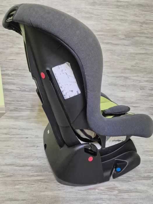 Автокресло с рождения до 5 лет, до 25 кг, есть сидячее и лежачее