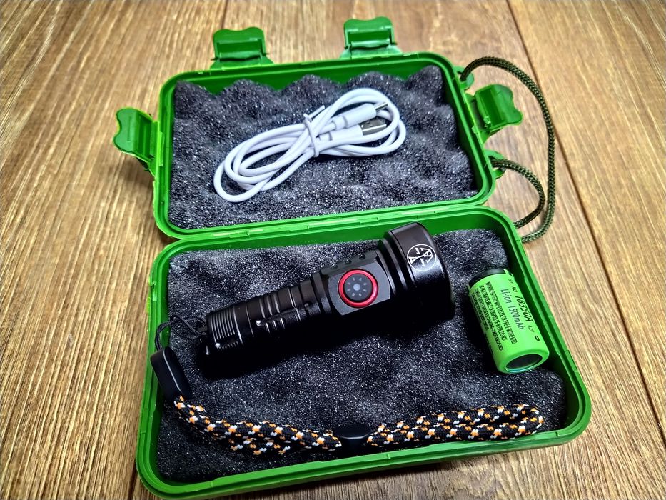 Lanternă Puternica Wurkkos 5 leduri, 5 moduri 2000 lumeni