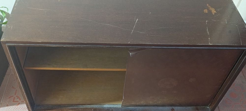 Eski stenka, haqiqiy dubdan qilingan