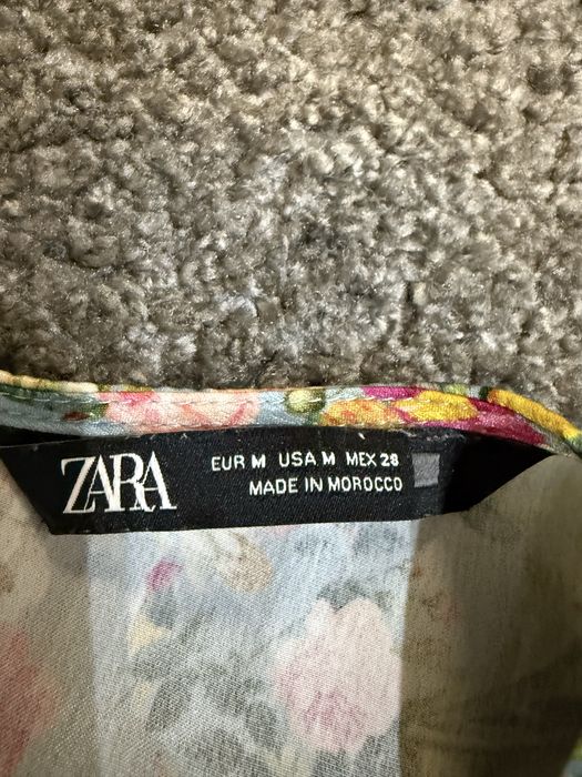 Сатенена рокля на Зара