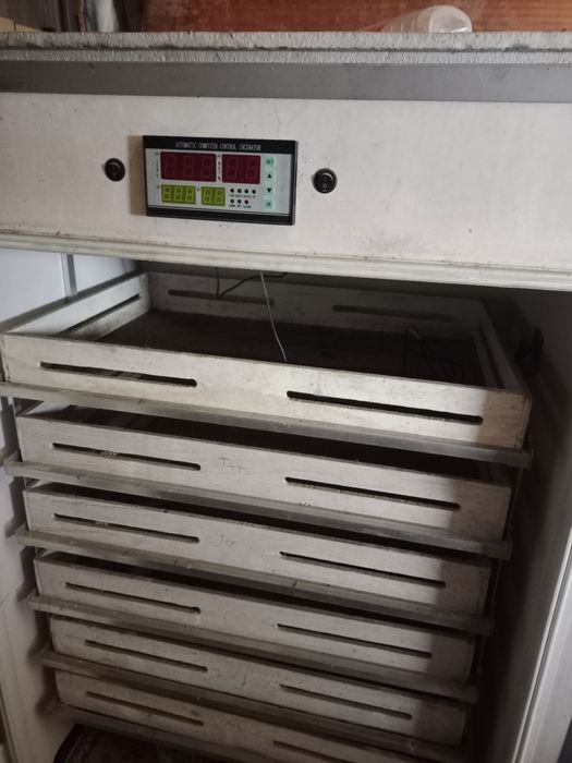 Продам инкубатор