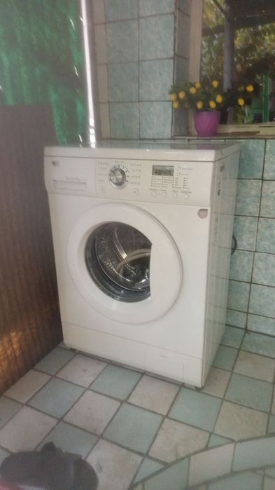 Продам стиральную машинку автомат