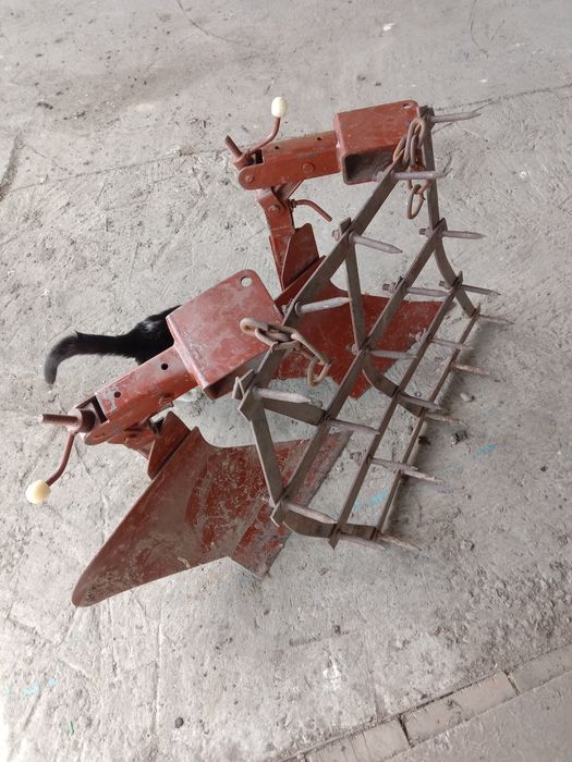 Плуг на мини трактор