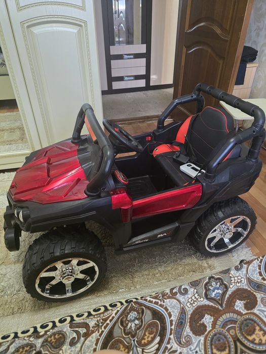 Машинка пультовом управлений