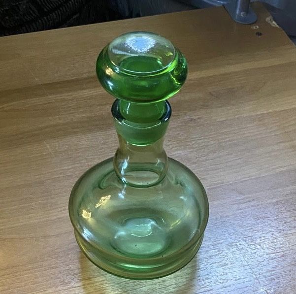 Продам графин стеклянный