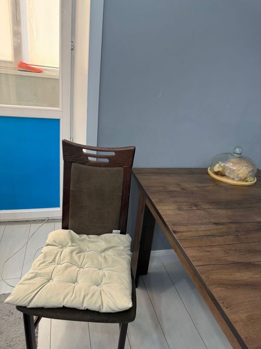 Мебель стол стуля . Кухня