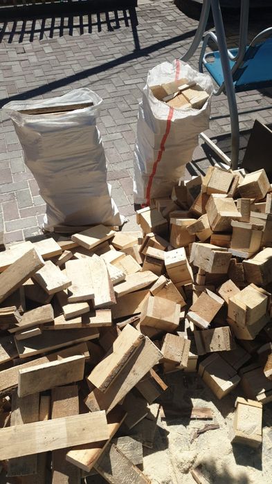 Дрова в мешках..