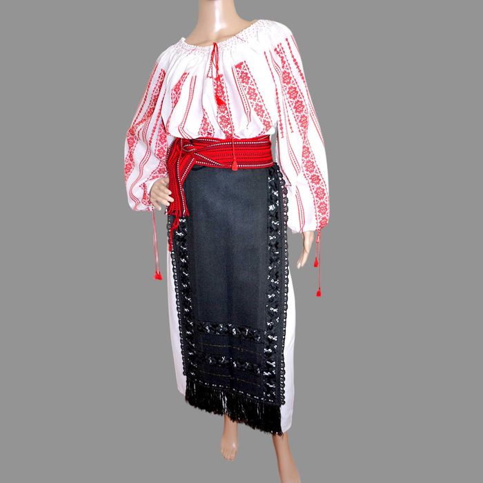 Costum popular cu ie tesuta manual marimea L-XL