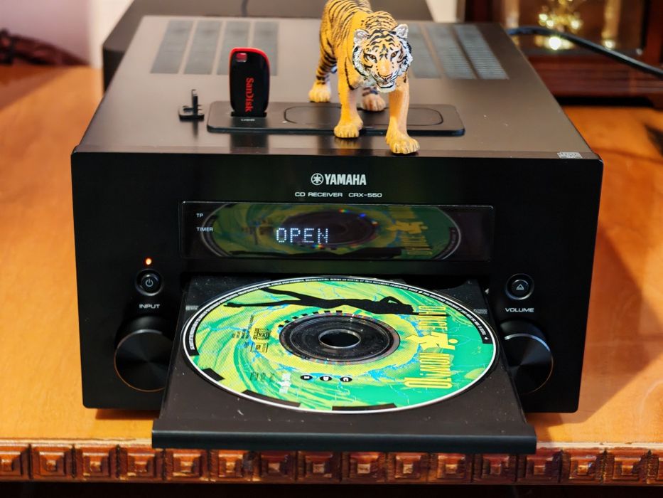 Yamaha CRX-550. Receiver cu cd, usb, radio RDS. Ca nou. Preț fix !