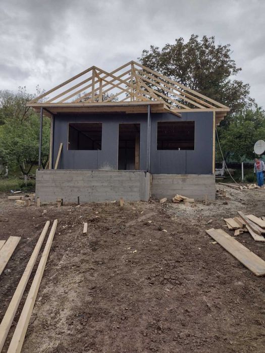 Vand casa modulara 6.2*8.3m izolata din panouri sandwich termoizolante