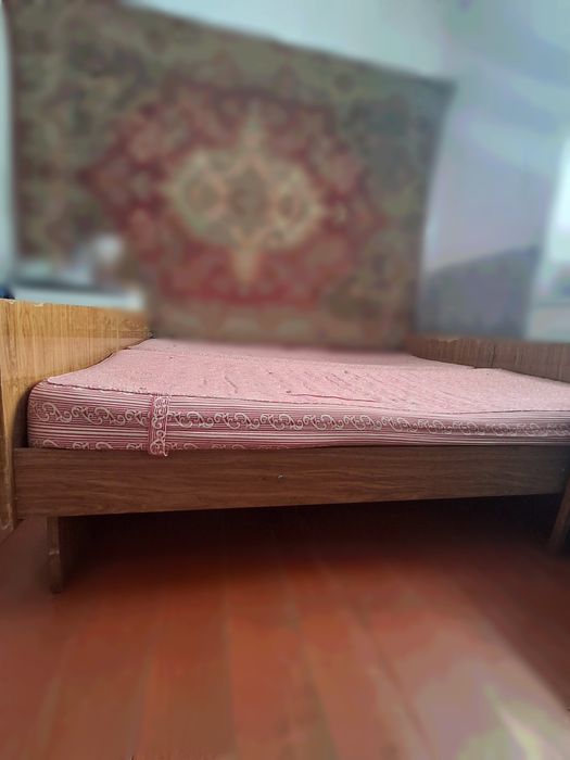 кровати две продам
