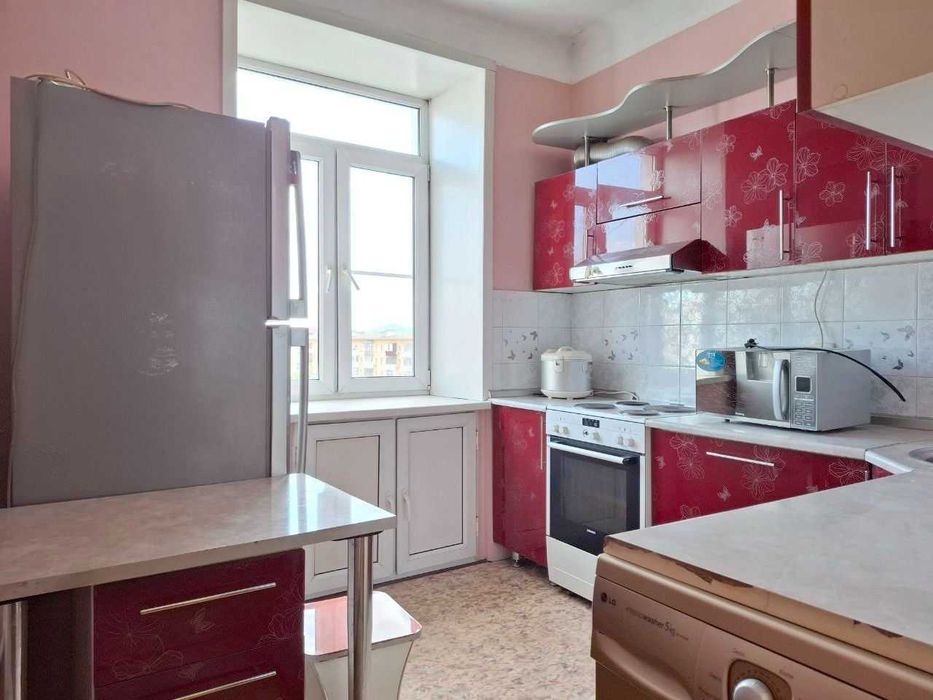 Продается 3-комнатная квартира