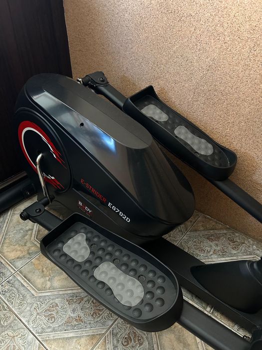 Тренажер эллипс, состояние идеальное