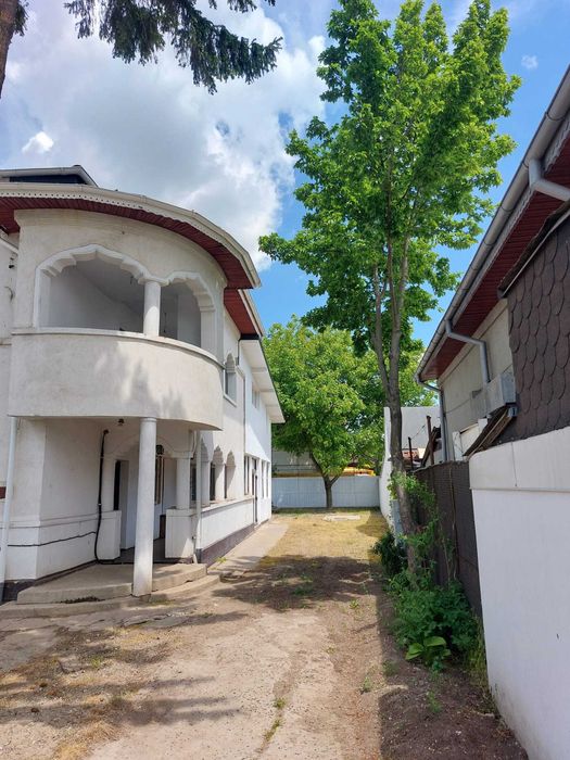 Afumați IF - casă/vilă mare, cu 8 dormitoare, 7 băi, amplasată pe DN 2