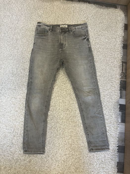Продавам дънки размер eur40 Pull&Bear