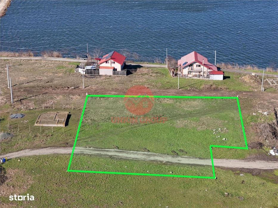 Teren Intravilan 2380 mp Langa Lac, Corbu