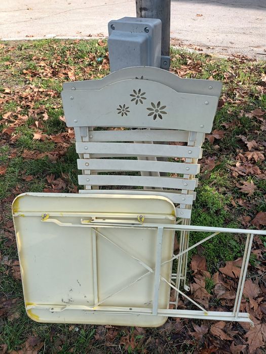 Маса с два стола метални сгъваеми