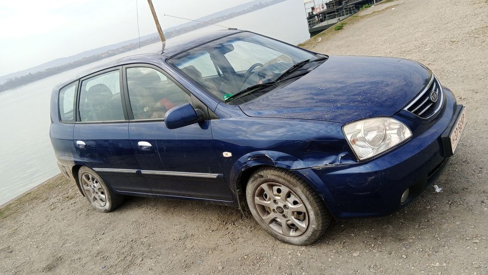 De vânzare sau schimb Kia Carens 2.0 CVVT – spațioasă, motor impecabil (RAR FĂCUT)(daună a fost reparată)