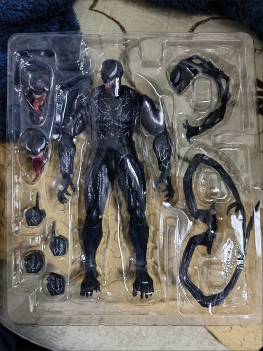 Продам экшн фигурку веном