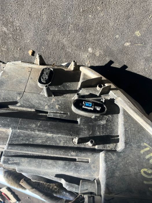 Фар за части с ксенон за Vw tiguan 2008 година десен