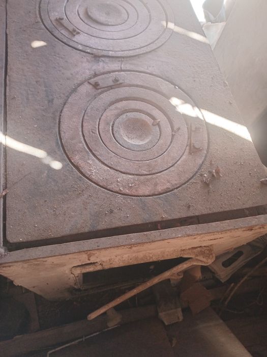 Металическая паровая печь.