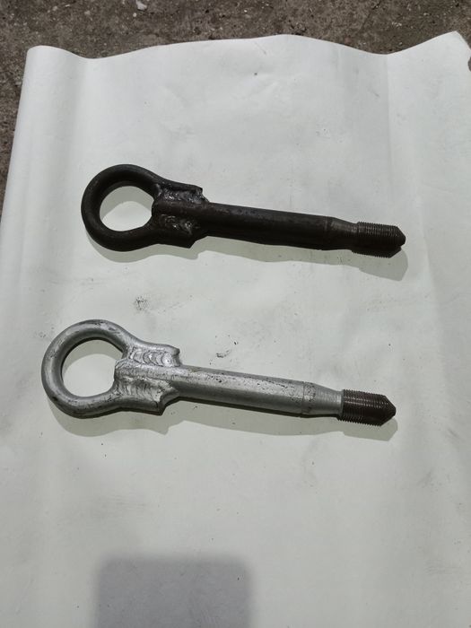 Крюг буксировочный