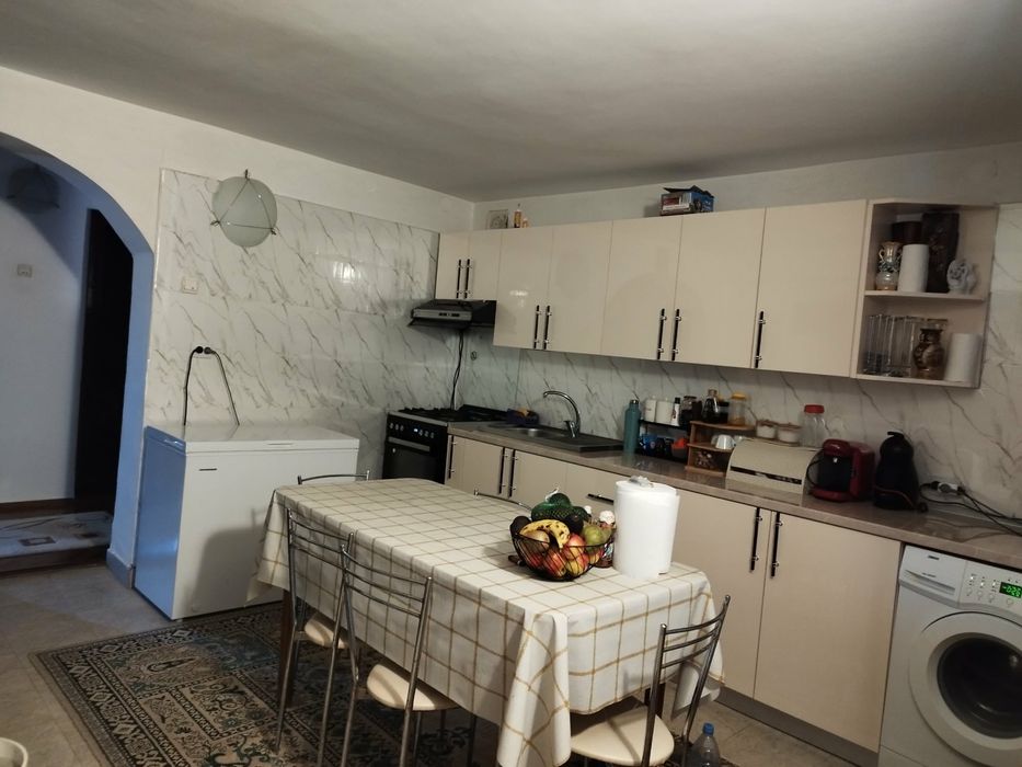 Casa de vanzare la sat