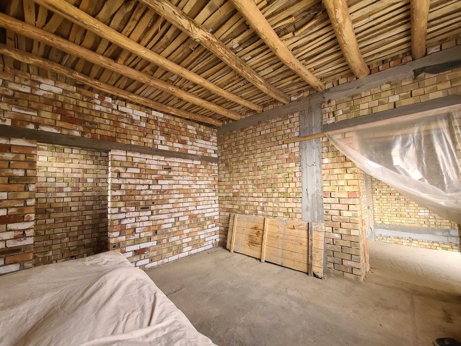 Юнусобод тумани Хасанбойда уй сотилади