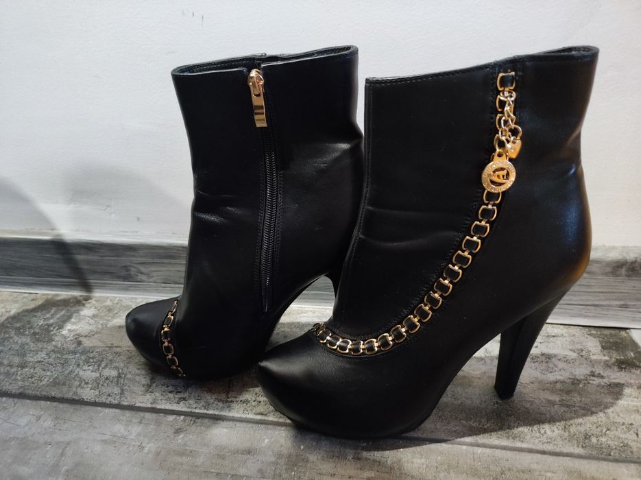 Официялни дамски боти