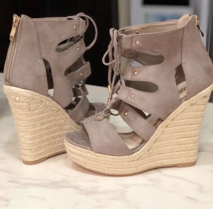 Босоножки. Новые!