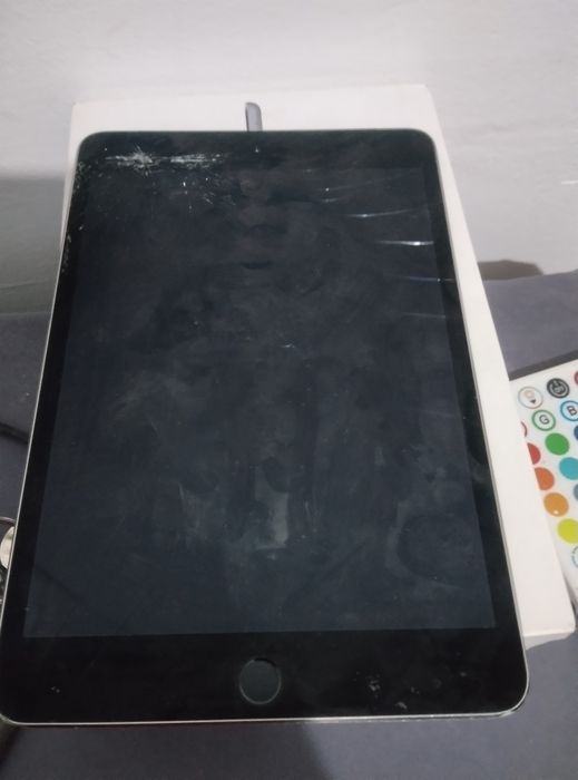 Ipad поколение-4 продам