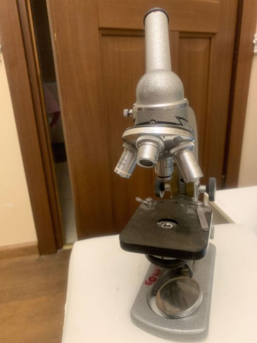 Микроскоп в отличном состоянии