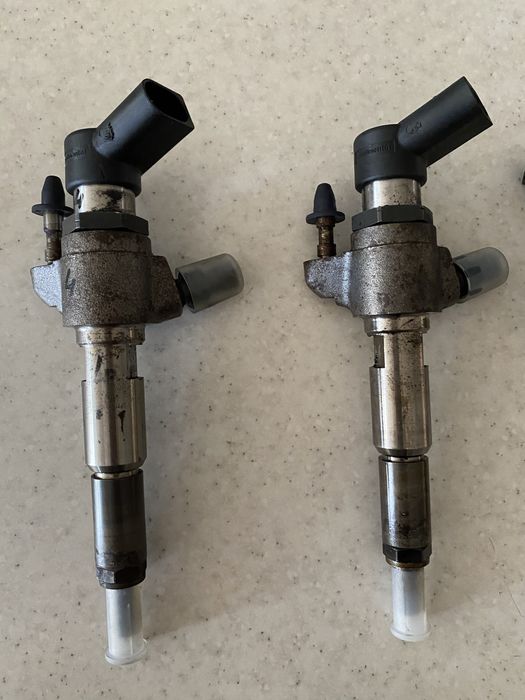 Дюзи 2 броя Citroen C4  2011  перфектно работещи