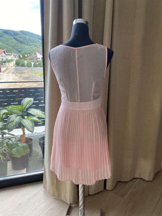 Rochie elegantă, model deosebit
