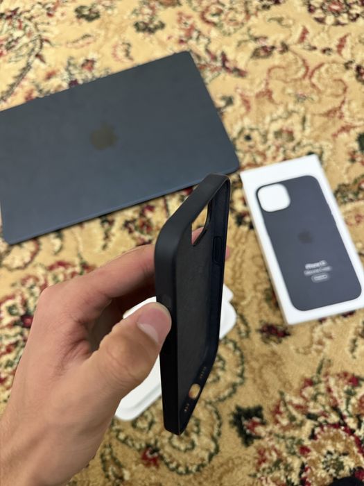 Продам Оригинальный Силиконовый Чехол на iPhone 13